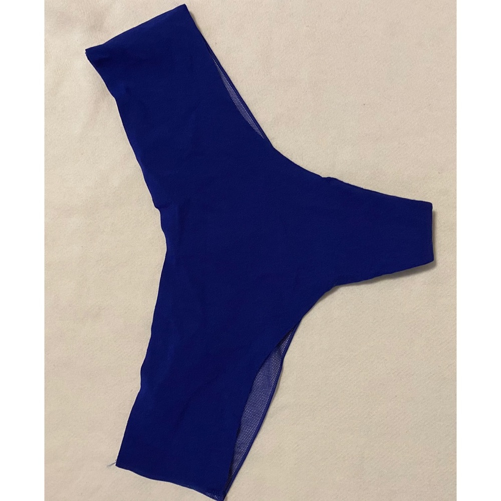 Victoria’s Secret thong/string